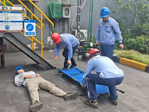 触电事故应急演练_副本.jpg