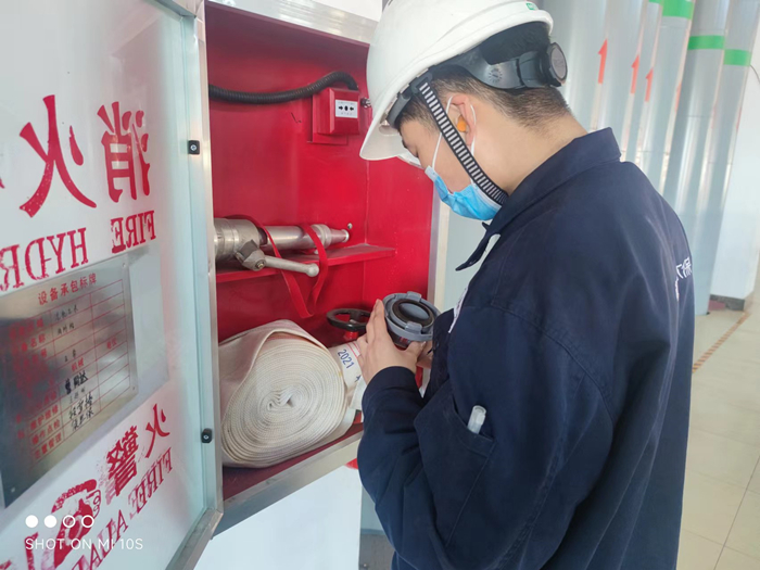 检查消防安全设施.jpg 检查消防安全设施.jpg