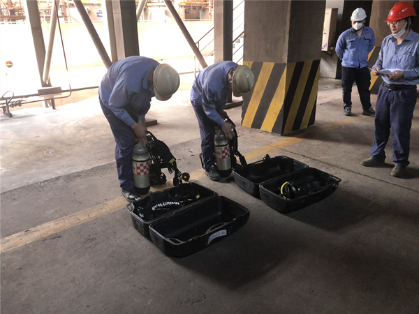 盛隆脱硫运营部空呼竞赛赛前准备(2).jpg 盛隆脱硫运营部空呼竞赛赛前准备(2).jpg