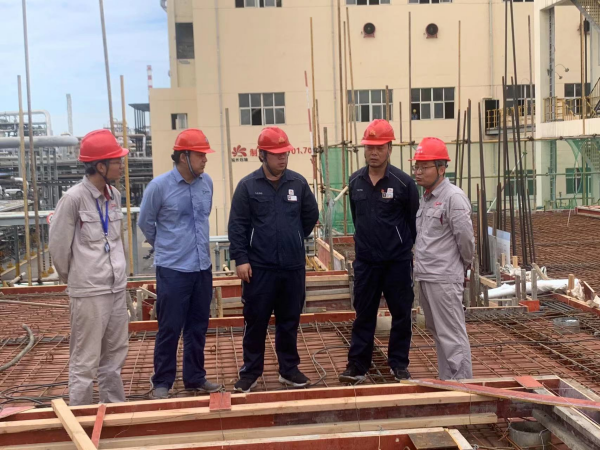 陕西兴化脱盐水站项目部开展慰问活动1.png 陕西兴化脱盐水站项目部开展慰问活动1.png