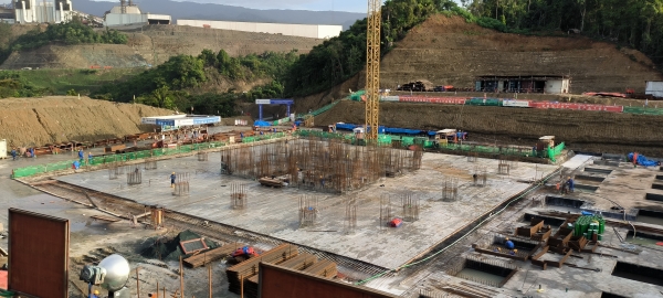 图2 永青集团青山大楼项目基础底板大体积混凝土浇筑顺利完成.jpg 图2 永青集团青山大楼项目基础底板大体积混凝土浇筑顺利完成.jpg