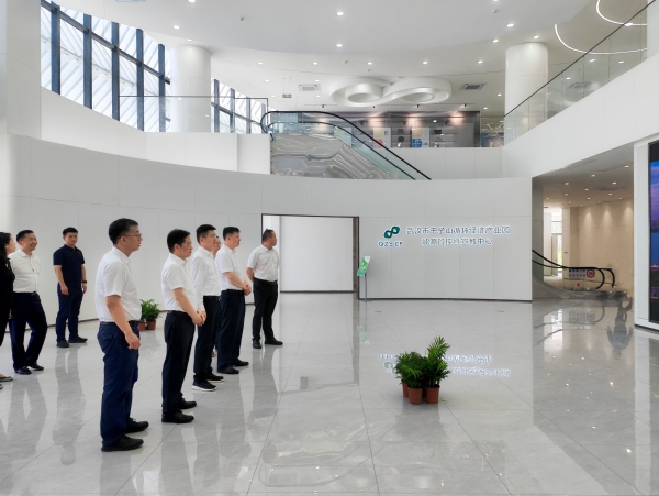 武汉市垃圾分类挑战赛暨“美丽武汉城管行”走进千子山循环产业园活动顺利举办-附图4.jpg 武汉市垃圾分类挑战赛暨“美丽武汉城管行”走进千子山循环产业园活动顺利举办-附图4.jpg