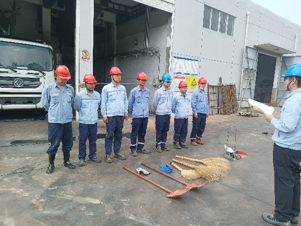 金盛兰焦化废水处理运营部开展污泥泄漏应急演练现场_副本.jpg 金盛兰焦化废水处理运营部开展污泥泄漏应急演练现场_副本.jpg