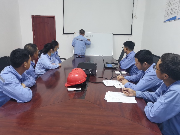 会议室组织培训_副本.jpg 会议室组织培训_副本.jpg