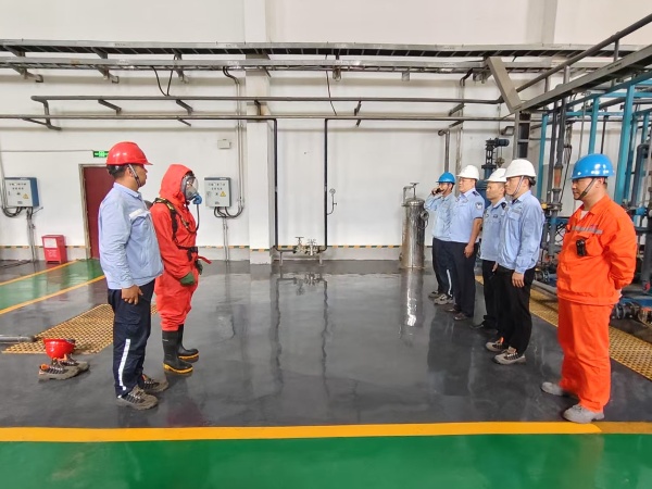 危化品治安防暴应急演练2_副本.jpg 危化品治安防暴应急演练2_副本.jpg