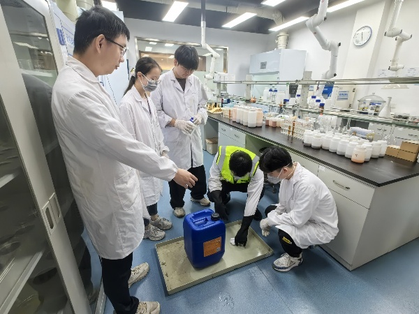 李柔-都环数科 检测分析部-危废泄露应急演练图片2_副本.jpg 李柔-都环数科 检测分析部-危废泄露应急演练图片2_副本.jpg