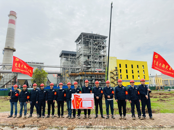 鄂钢二期项目党员干部突击队.jpg 鄂钢二期项目党员干部突击队.jpg