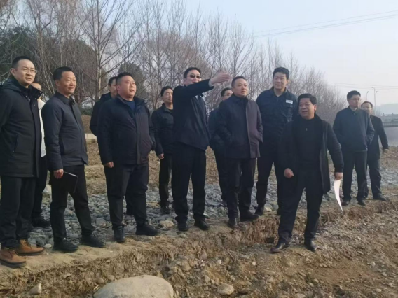 竹溪县委书记许庆一一行莅临竹溪河水污染治理及水生态修复工程(一期)EPC总承包项目现场检查指导工作 (1).png 竹溪县委书记许庆一一行莅临竹溪河水污染治理及水生态修复工程(一期)EPC总承包项目现场检查指导工作 (1).png